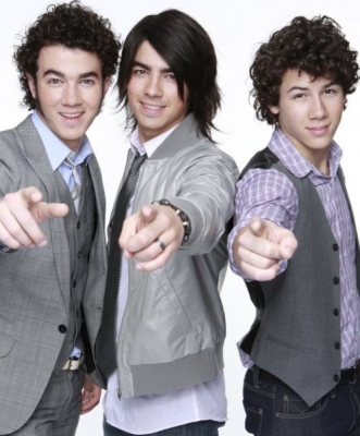 jonas-brothers-601.jpeg