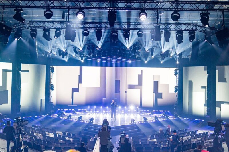 Fotografie pódia Eurovize v Bazileji v roce 2025