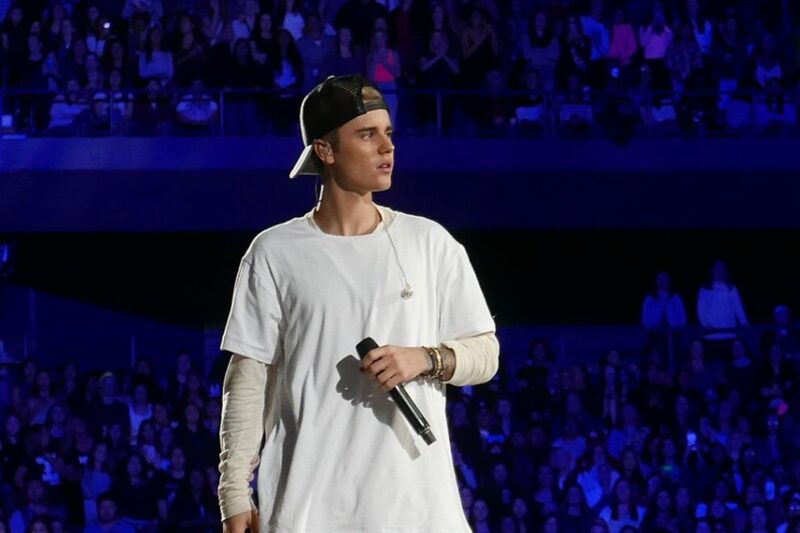 Justin Bieber na koncertě v Rosemontu 2015