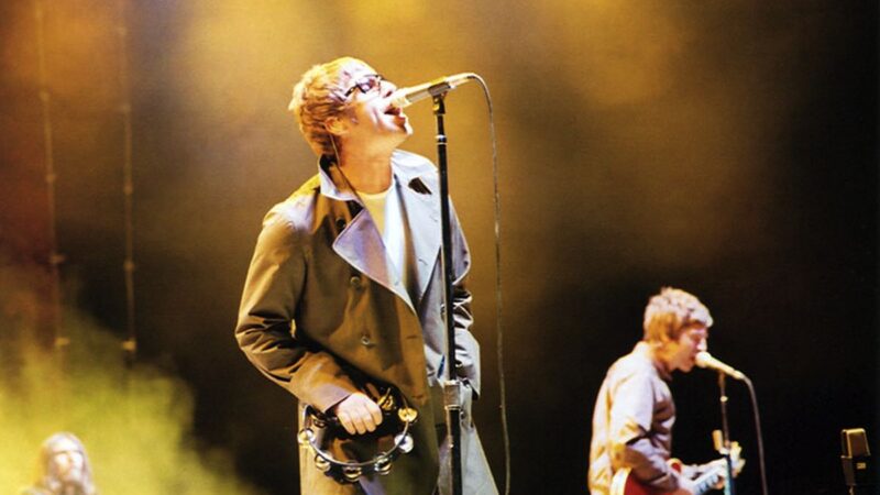 Oasis na koncertě v San Diegu v roce 2005