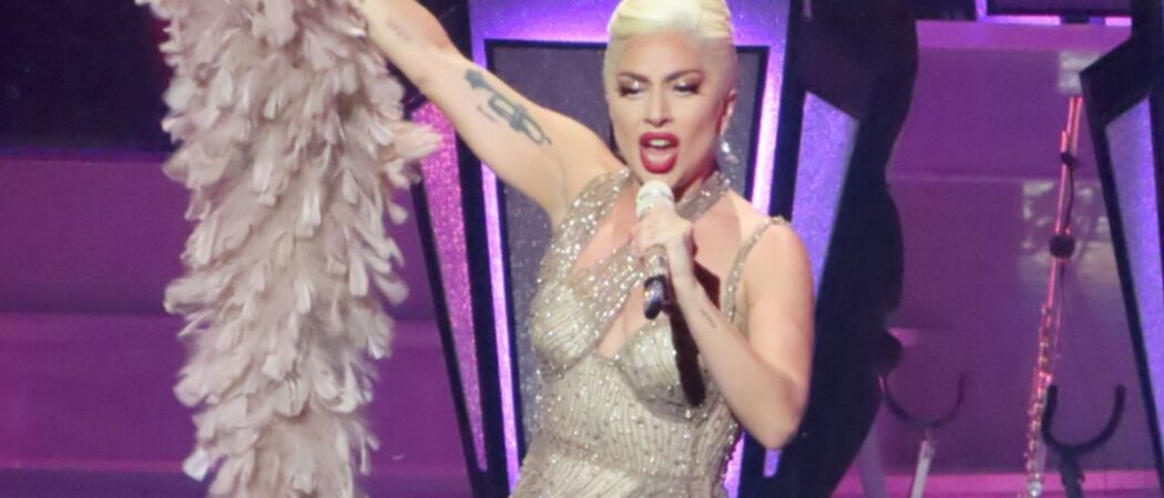 Lady Gaga při vystoupení v Las Vegas v roce 2022