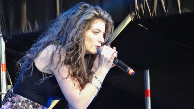 Fotografie zpěvačky Lorde