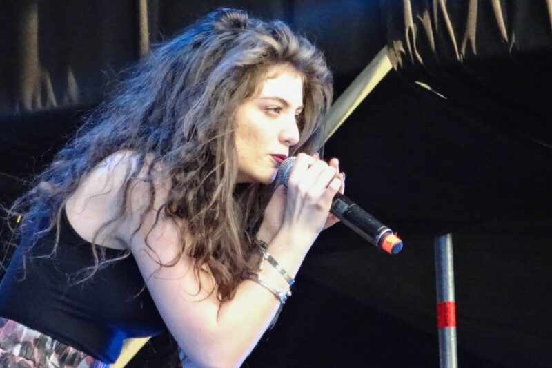 Fotografie zpěvačky Lorde