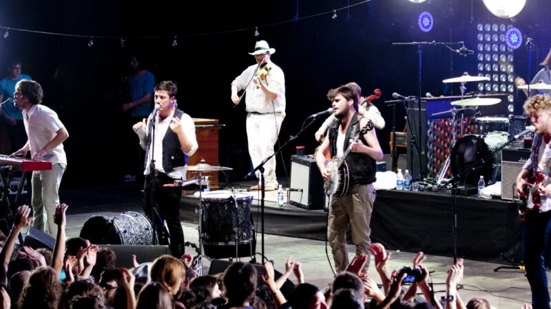 Mumford & Sons vystoupili v roce 2012 ve Veroně