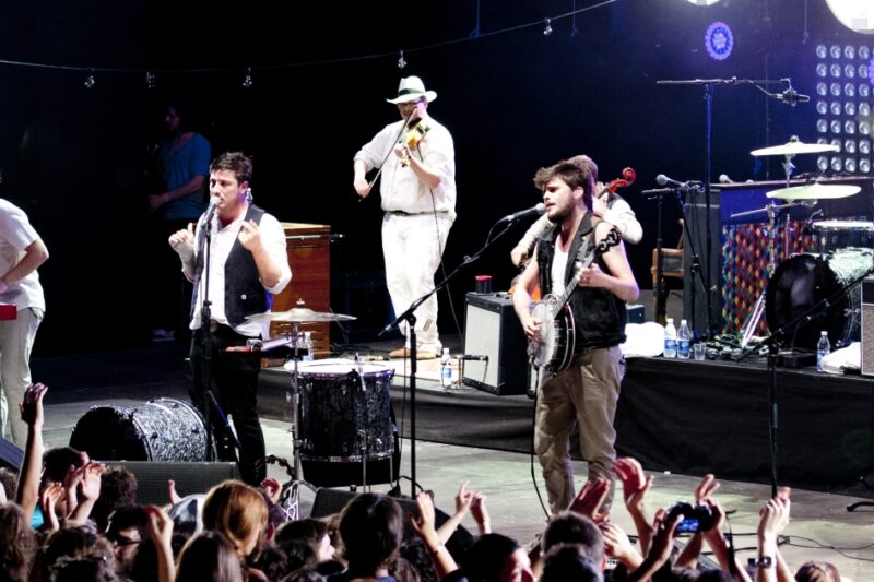 Mumford & Sons vystoupili v roce 2012 ve Veroně