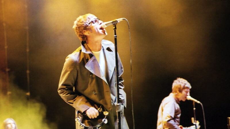 Oasis na koncertě v San Diegu v roce 2005