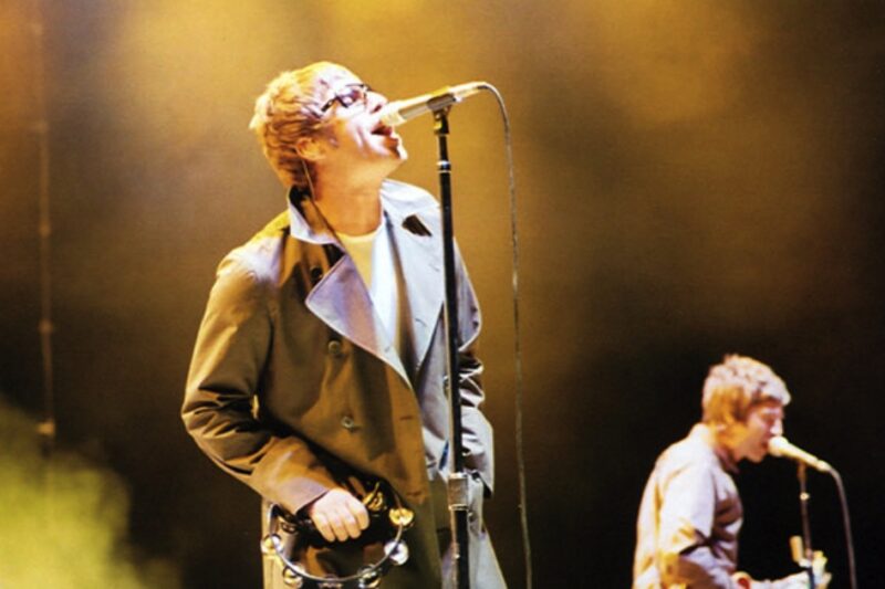 Oasis na koncertě v San Diegu v roce 2005