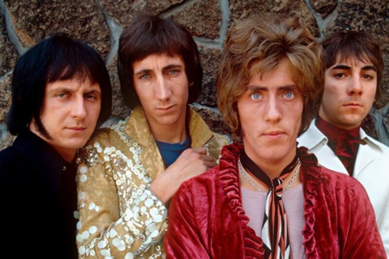 Zak Starkey hraje na bicí během zkoušky s The Who.