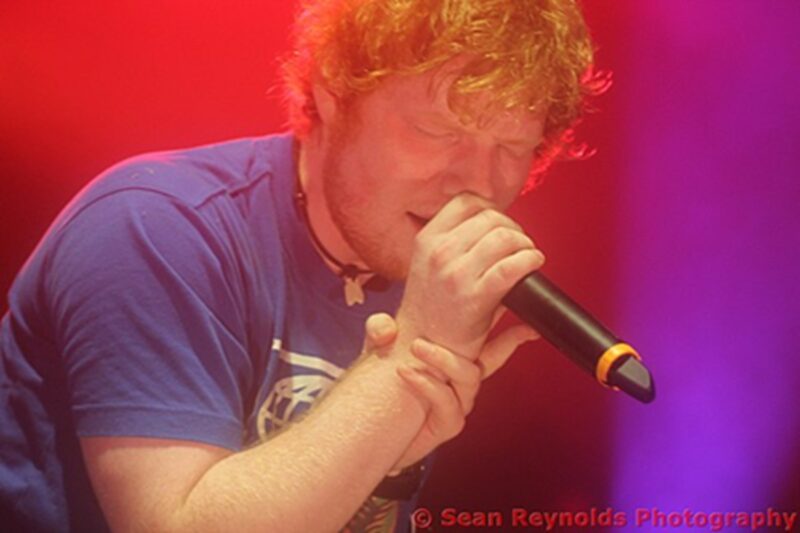 Obrázek k článku: Ed Sheeran si splnil sen: Zazpíval si na koncertě hit "Teenage Dirtbag" se zpěvákem z Wheatus