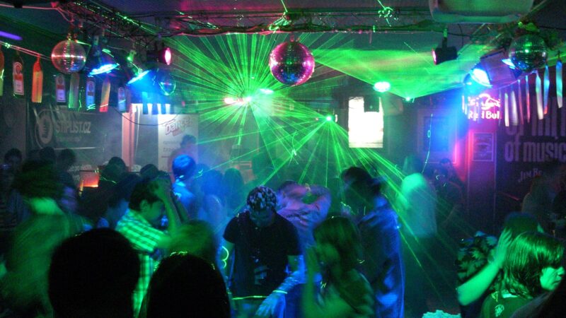 DJ Na pražské diskotéce