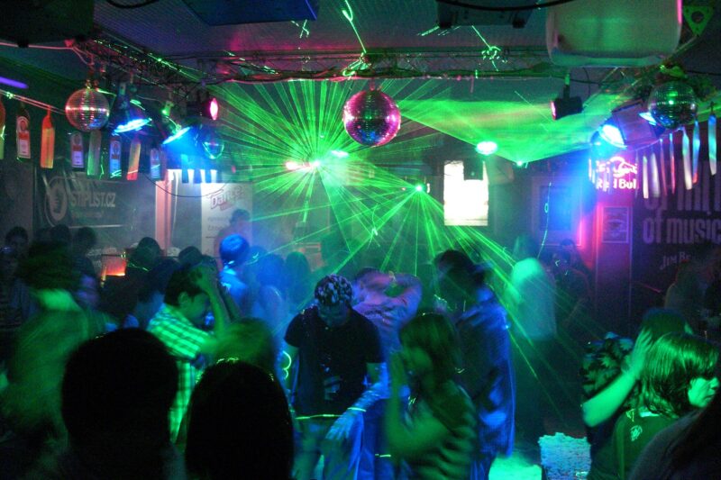 DJ Na pražské diskotéce