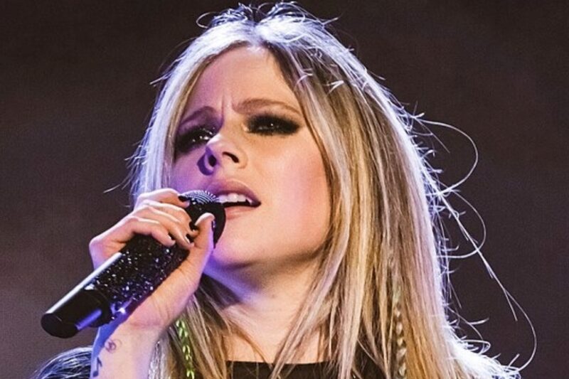 Zpěvačka Avril Lavigne během koncertu v Los Angeles 2019