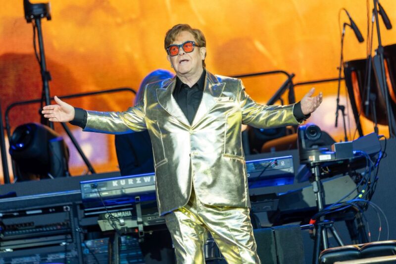 Elton John na festivalu Glastonburry v roce 2023