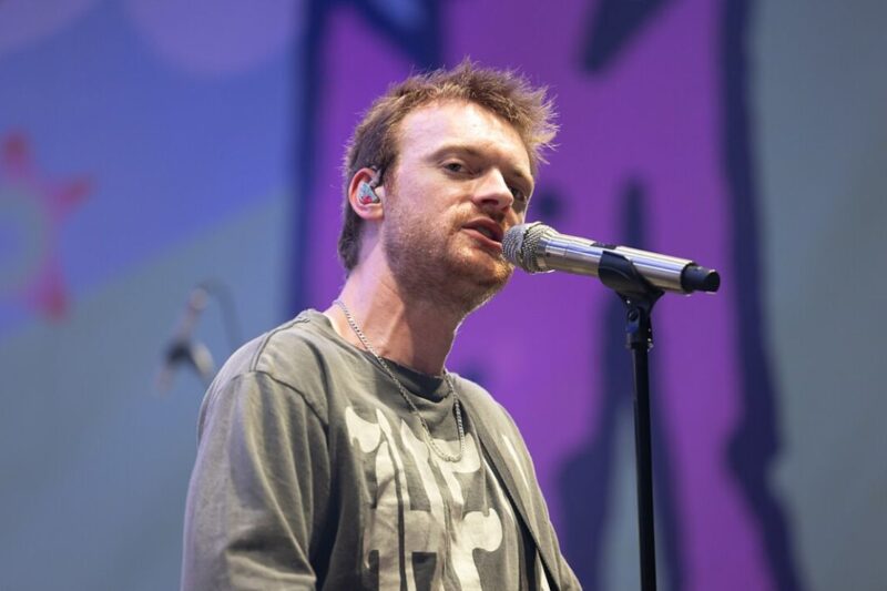 Finneas na Laneway Festival v Sydney dne 5. února 2023