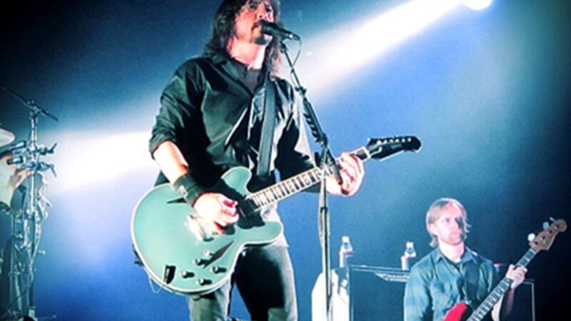 Obrázek k článku: Foo Fighters míří do Evropy, Prahu ale minou. I tak je Češi budou mít „za humny“