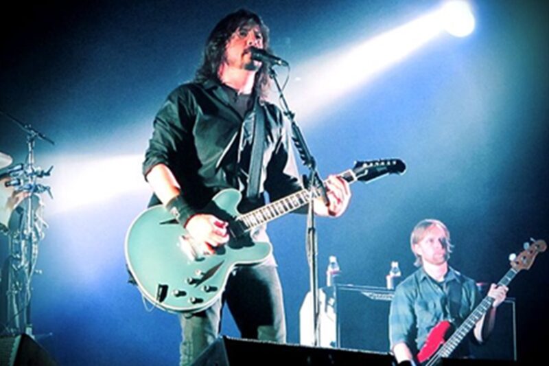 Obrázek k článku: Foo Fighters míří do Evropy, Prahu ale minou. I tak je Češi budou mít „za humny“