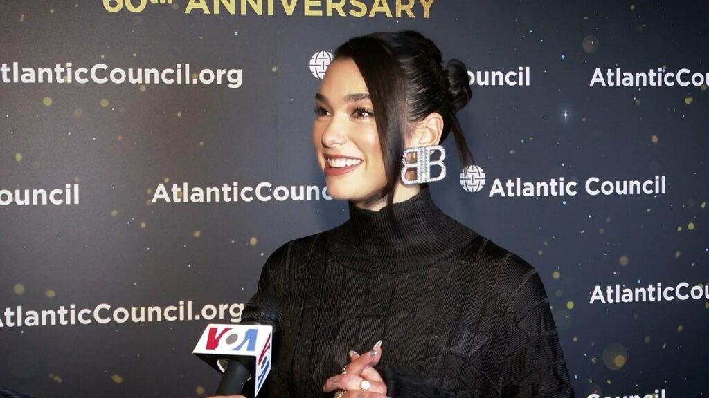 Lenny Kravitz překvapil fanoušky na koncertě Dua Lipy: Na pódiu zazpívali společně jeho legendární hit