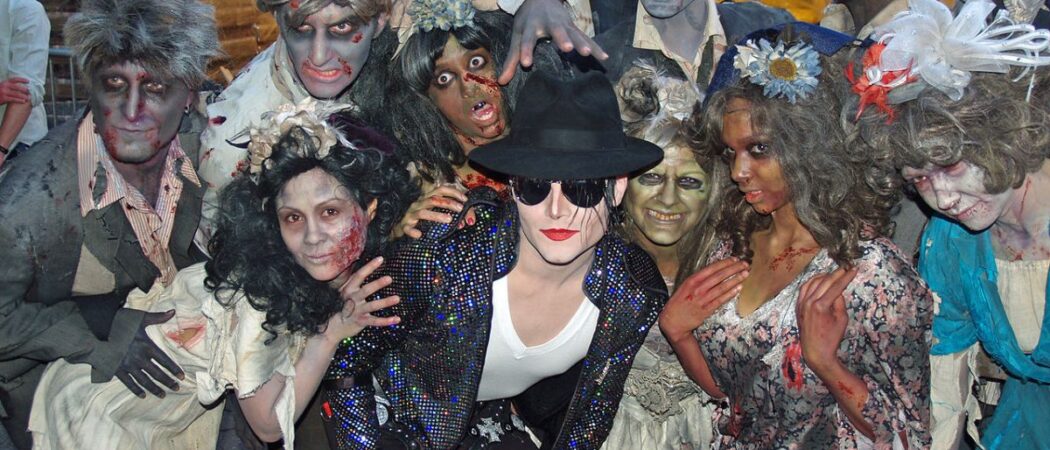 Imitátor Michaela Jakcsona a oslava 25. výročí vydání Thrilleru