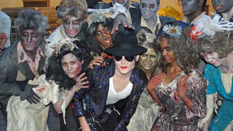 Imitátor Michaela Jakcsona a oslava 25. výročí vydání Thrilleru