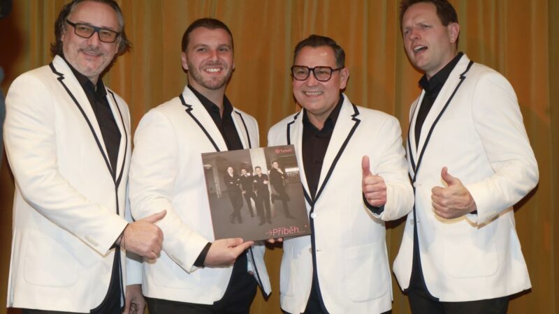 4 Tenoři na křtu alb Jiřího Suchého a 4 Tenorů