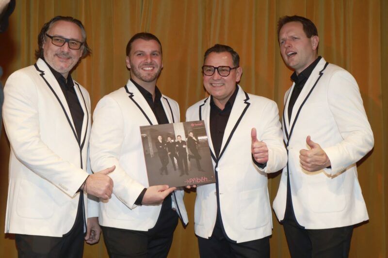 4 Tenoři na křtu alb Jiřího Suchého a 4 Tenorů