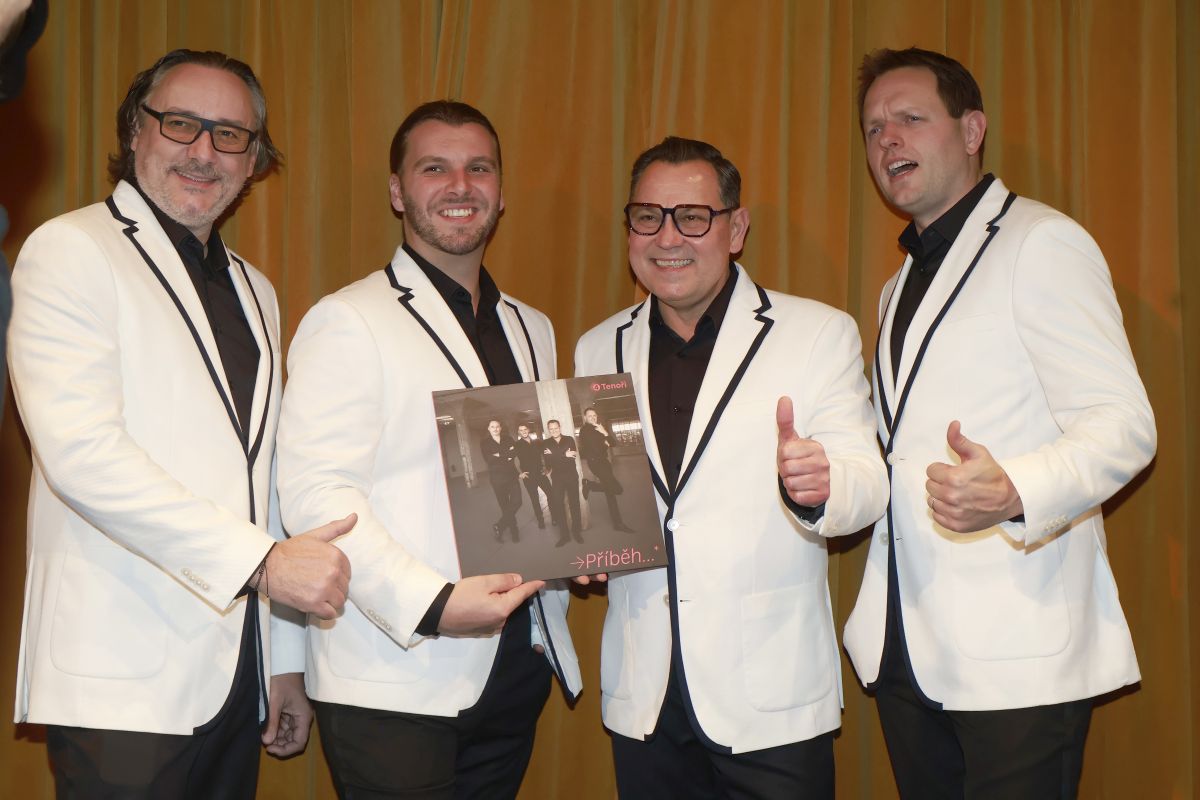 4 Tenoři na křtu alb Jiřího Suchého a 4 Tenorů