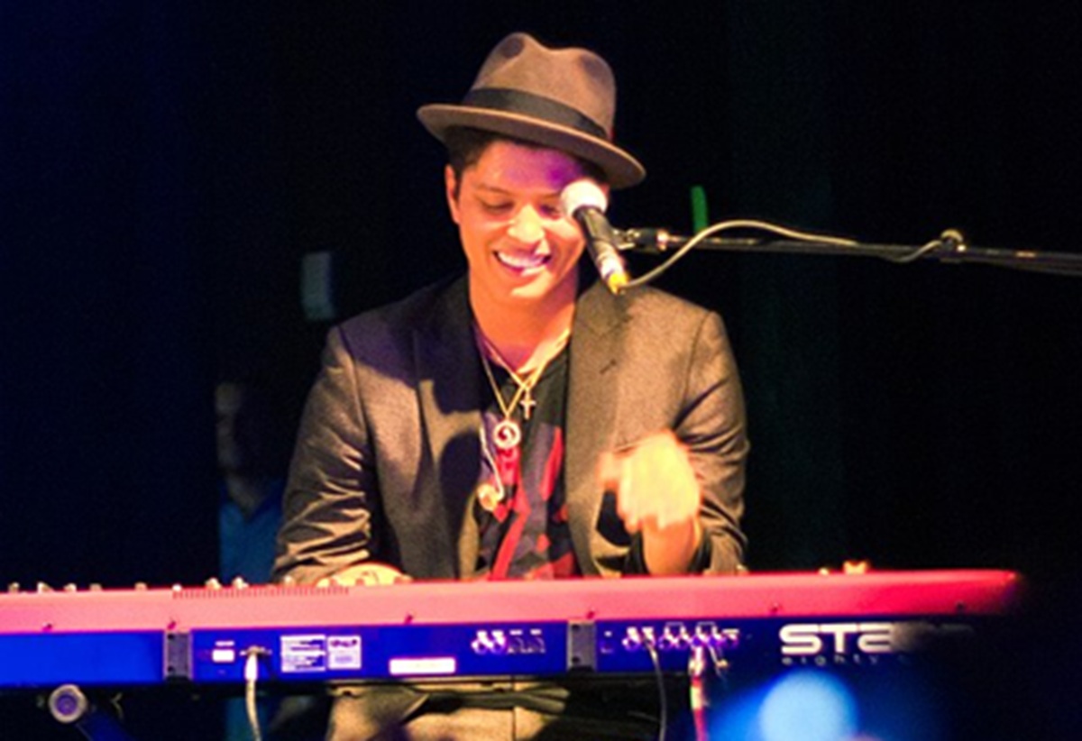 Obrázek k článku: Apple Music hitparáda 2025: Co na ni říkáte?