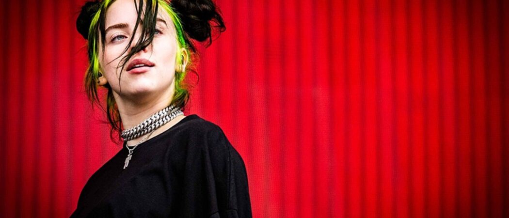 Obrázek k článku: Nenápadná, intimní a přesto rekordní. „Birds of Feather“: skladba, díky níž Bilie Eilish dokazuje, že emoce a ticho fungují i v digitálním světě.