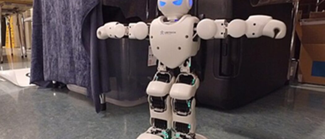 Obrázek k článku: Když humanoid zklame: Cardi B tancovala s robotem a ten ji zavalil!