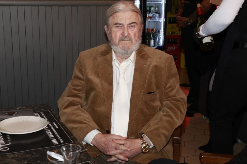 Obrázek k článku: Ztraceno v překladu? Když se z hitu Beatles stala Láska ve třech a půl