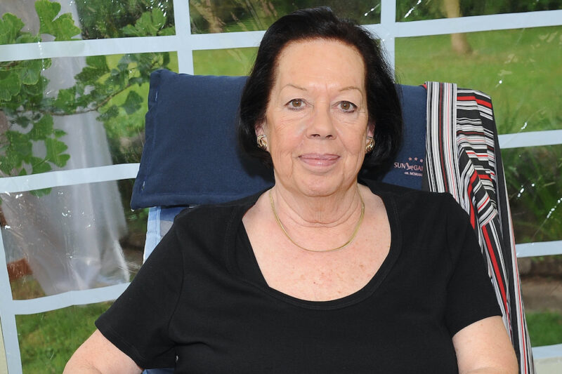 Yvonne Přenosilová „Roň slzy“