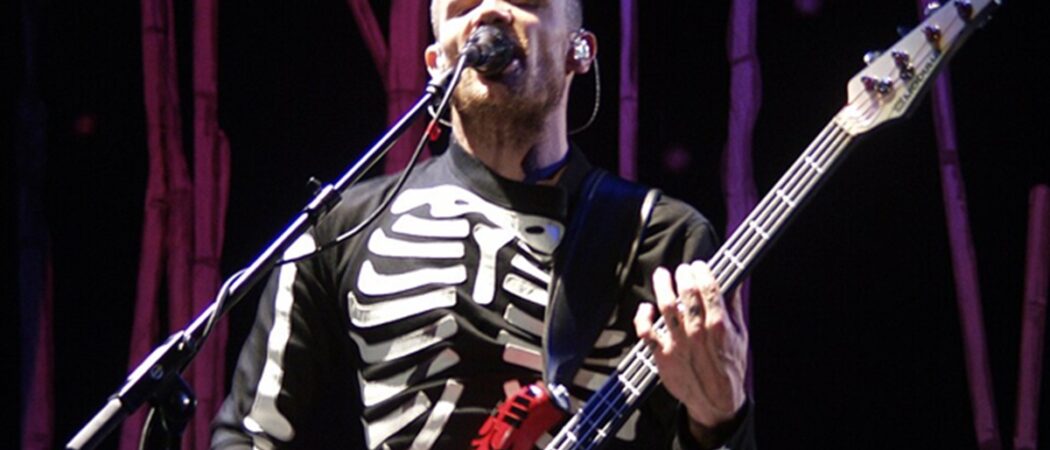 Obrázek k článku: Flea dostal fanoušky: Místo „drajvu“ RHCHP přináší v albu „Honora“ jazz