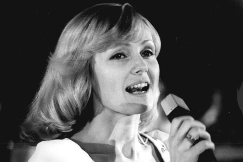 Obrázek k článku: Zpívali ji Bee Gees i Olivia Newton-John. Proč ale česká „Trampota“ Vondráčkové a Korna všechny překonala?