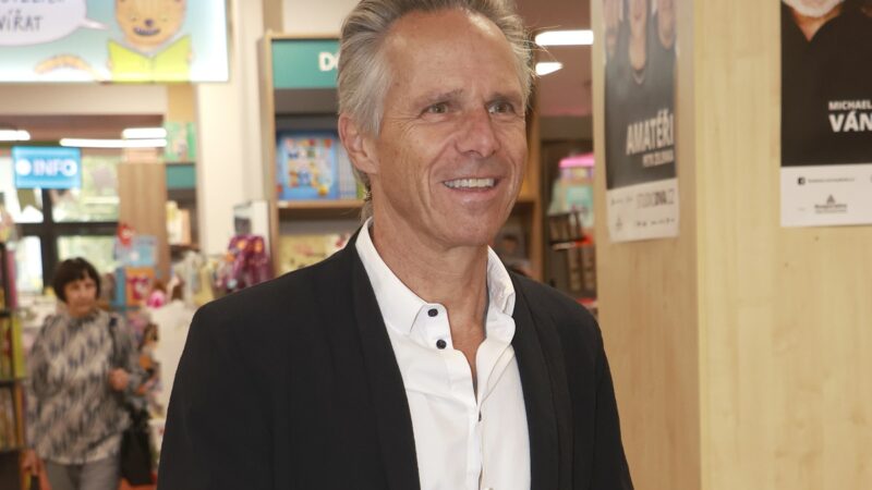 Janek Ledecký