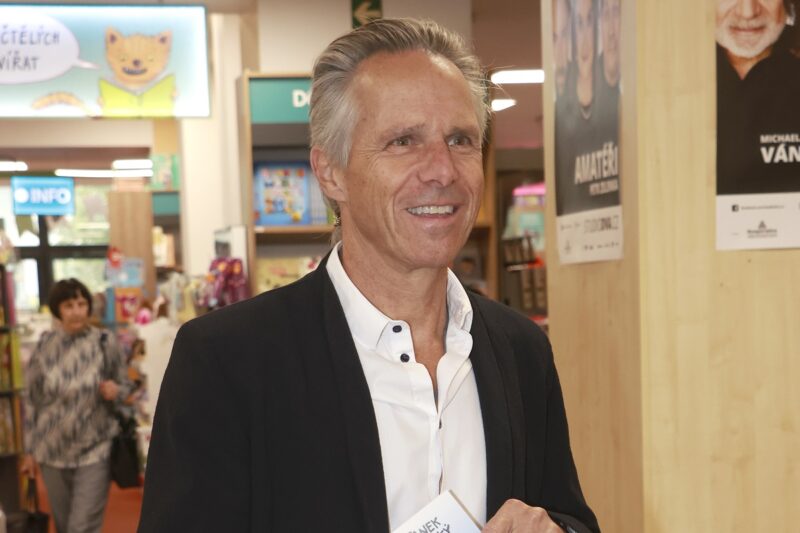 Janek Ledecký