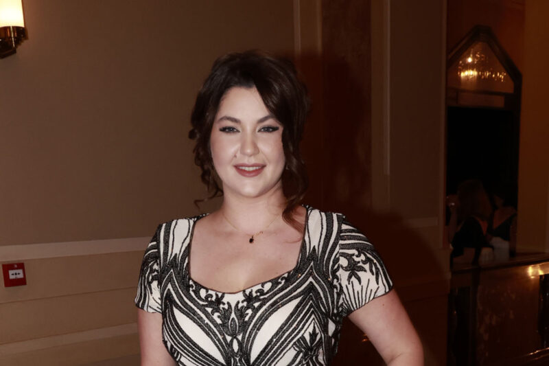 Celeste Buckingham na plese v Obecním domě